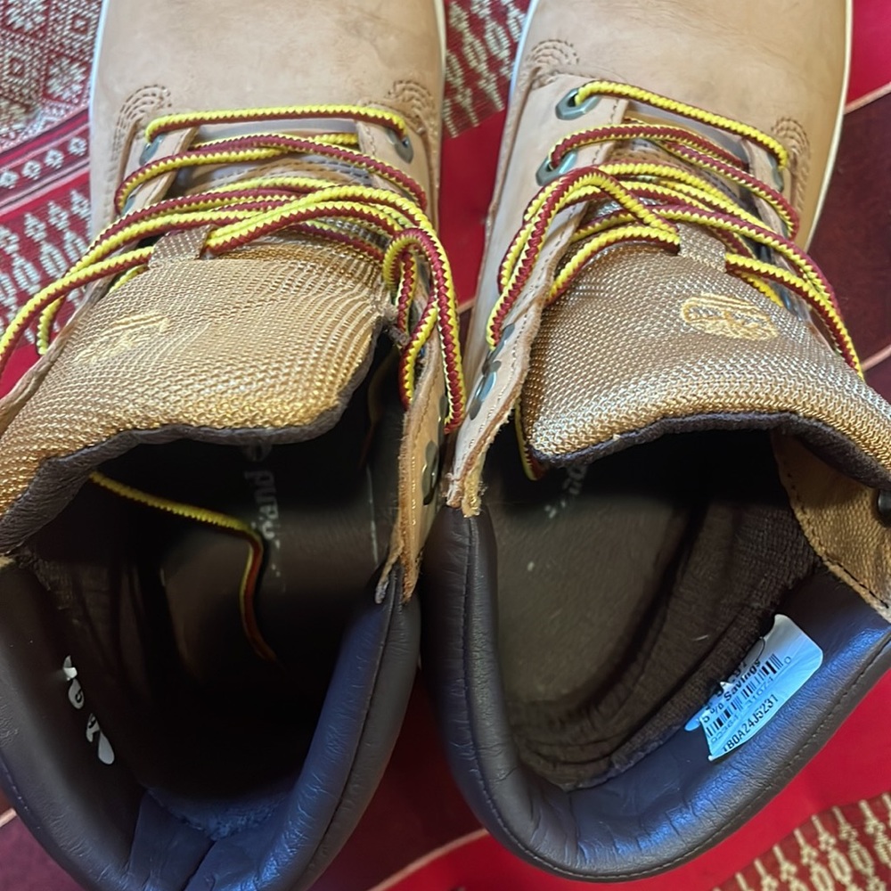 Timberlands size 7.5 - Picture 4 of 4